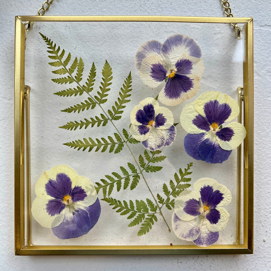 Pansy Play Flora Frame