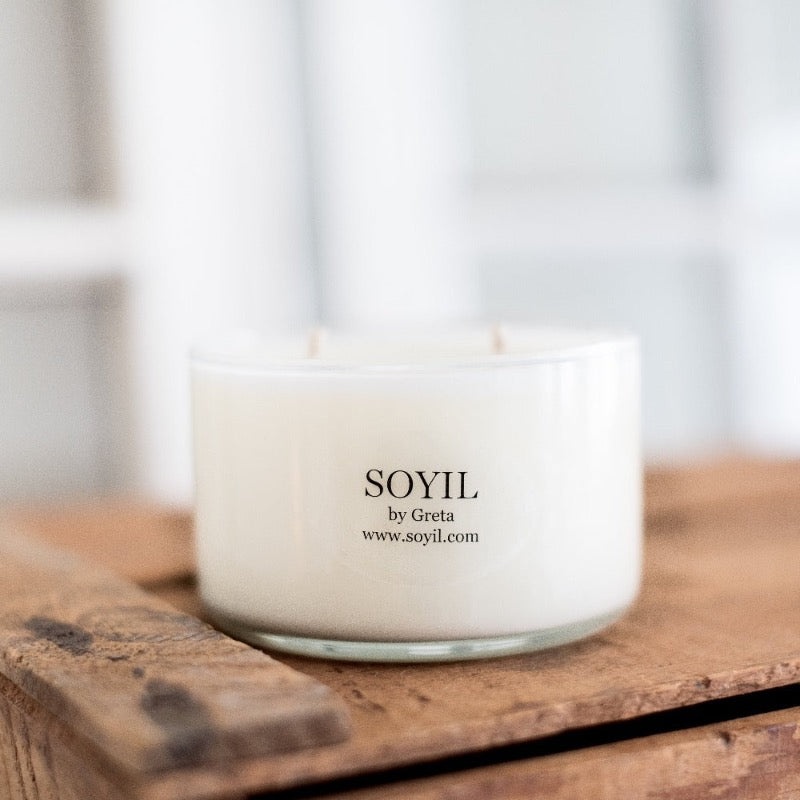 14 oz Soyil candle in scent Almond Cake, 75 hour burn time 